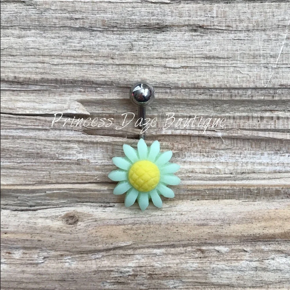 Pretty Flower‎ Belly Button Ring